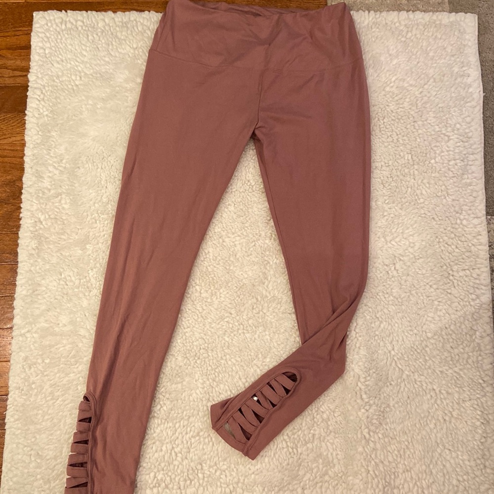 Women’s extra large, ready to go leggings in new condition.